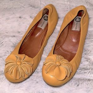 Authentic Lanvin Paris Leather Yellow Ballet Flats w Flower Petal Toe Detail